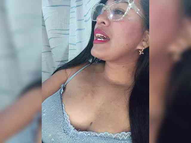 Letty33 webcam