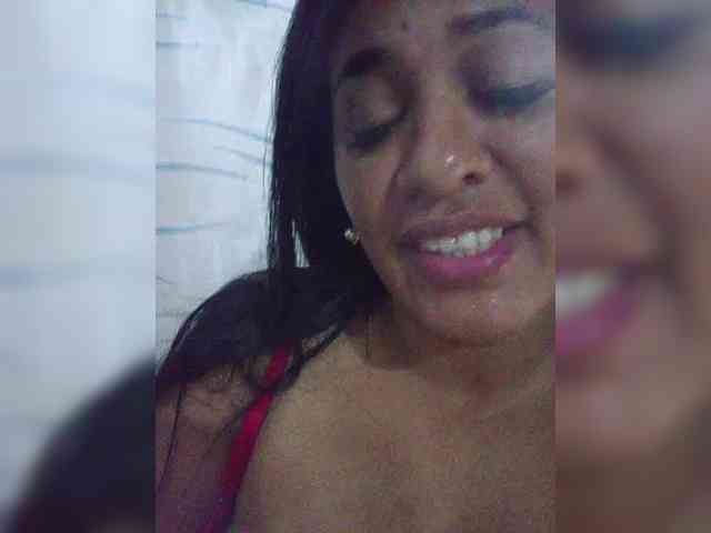 Letty33 webcam