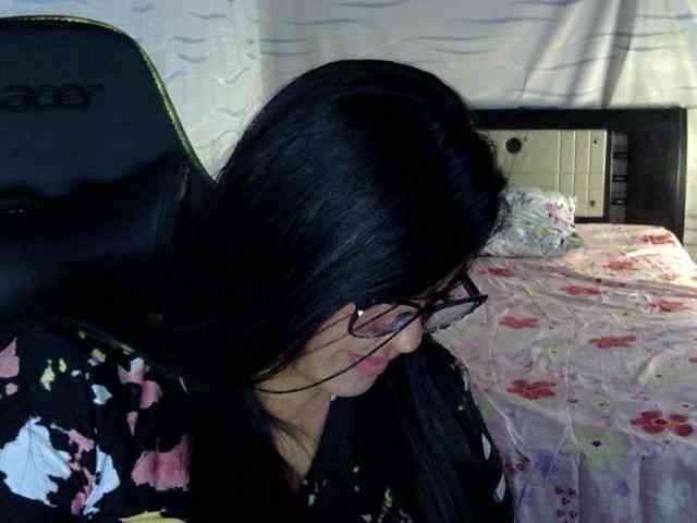Letty33 webcam