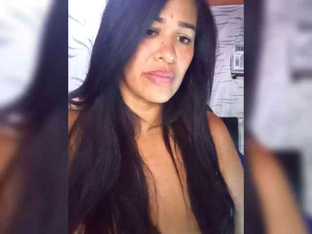 Letty33 webcam