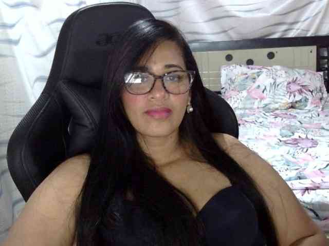 Letty33 webcam