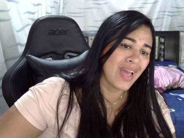 Letty33 webcam
