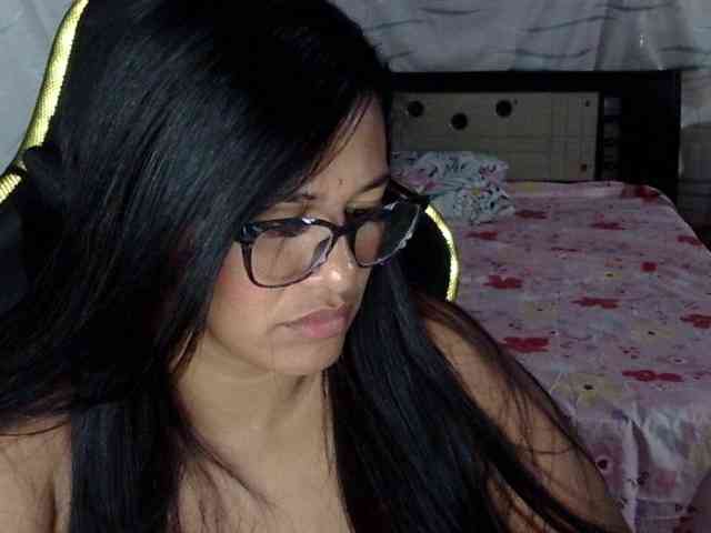 Letty33 webcam