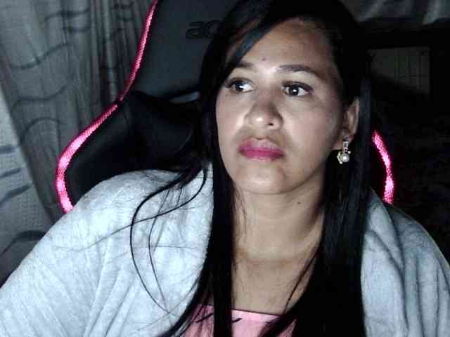Letty33 webcam