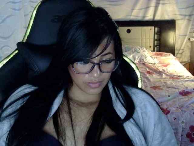 Letty33 webcam