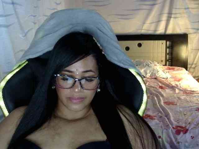 Letty33 webcam