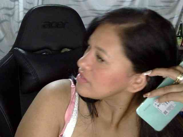 Letty33 webcam