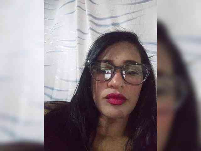 Letty33 webcam