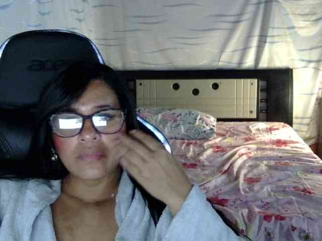 Letty33 webcam