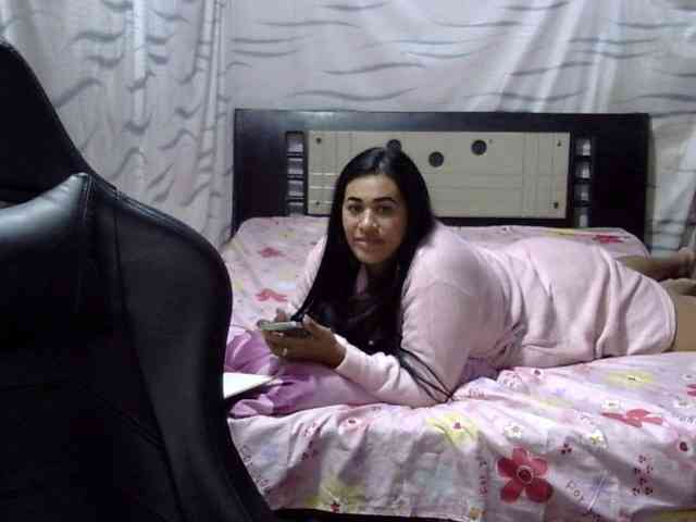 Letty33 webcam