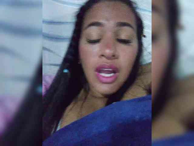 Letty33 webcam