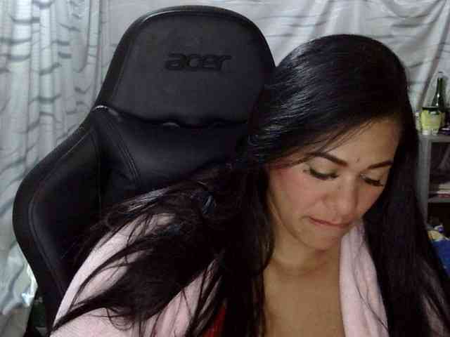 Letty33 webcam