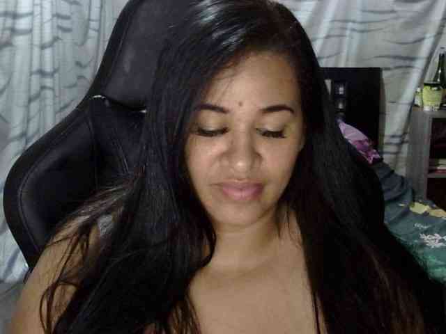Letty33 webcam