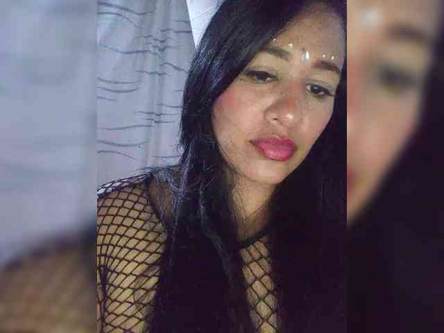 Letty33 webcam