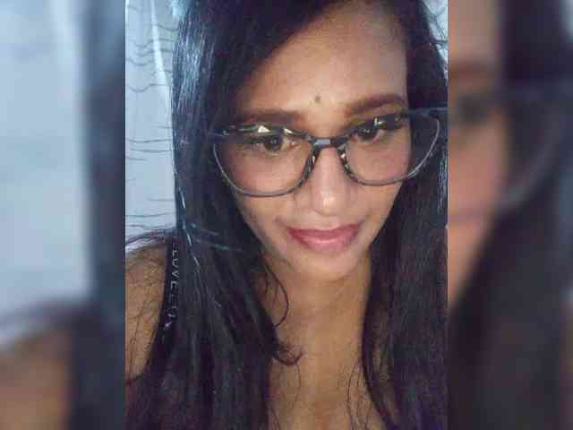 Letty33 webcam