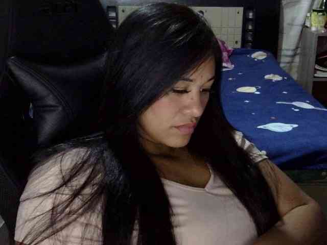 Letty33 webcam