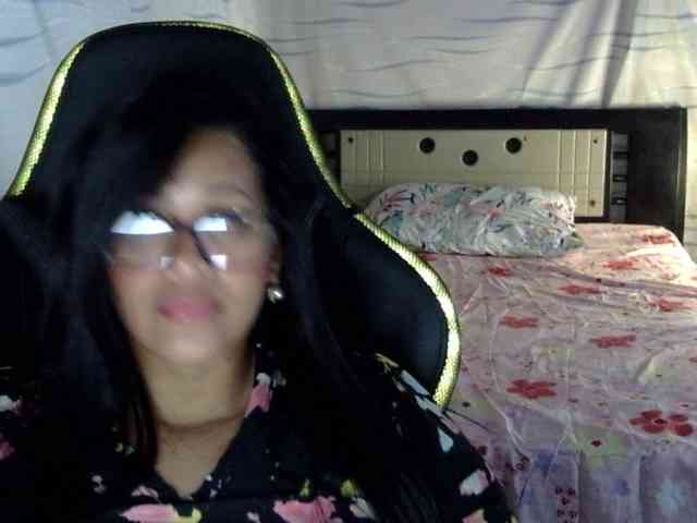 Letty33 webcam