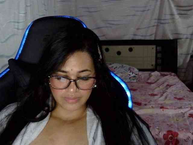 Letty33 webcam