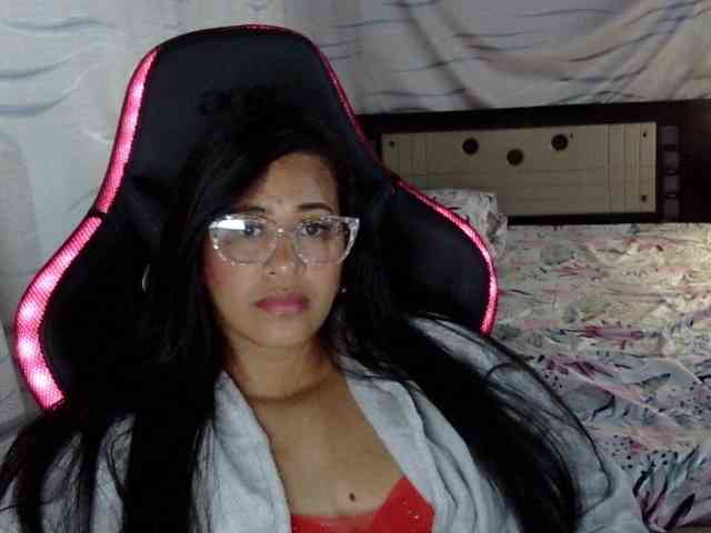 Letty33 webcam