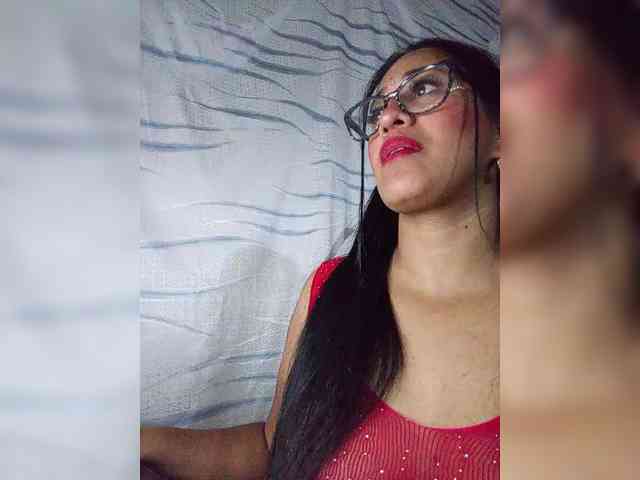Letty33 webcam