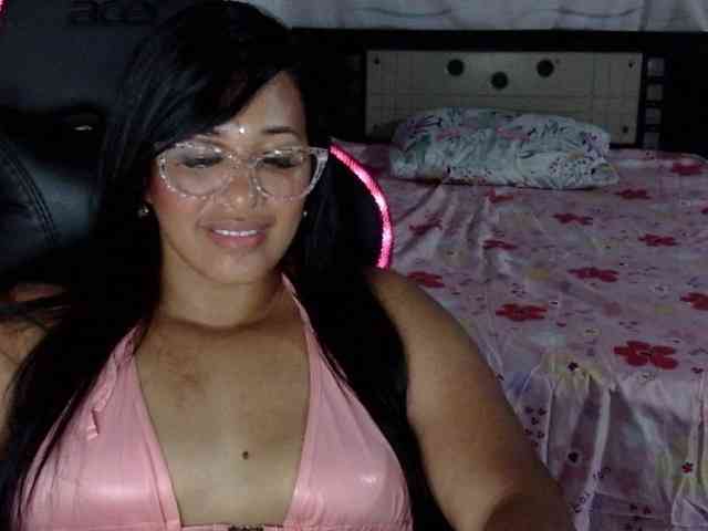 Letty33 webcam
