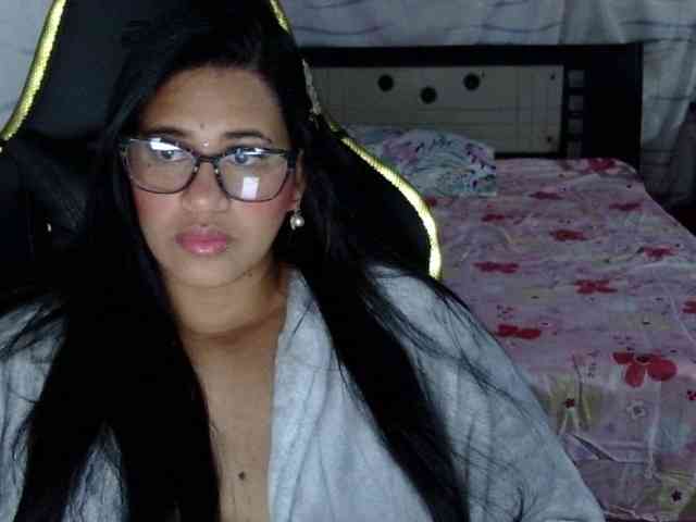 Letty33 webcam