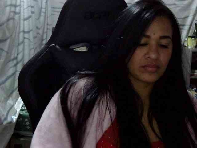Letty33 webcam
