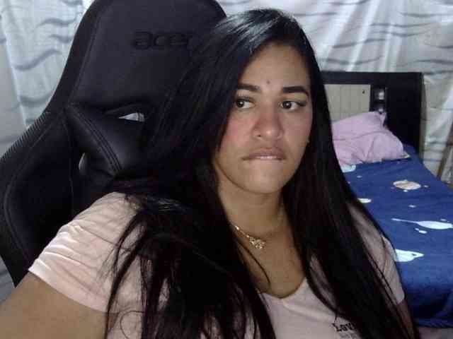Letty33 webcam
