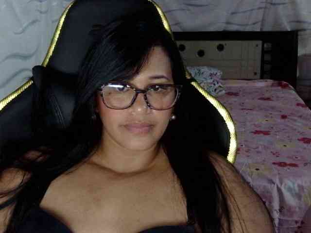 Letty33 webcam