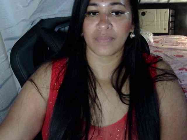 Letty33 webcam