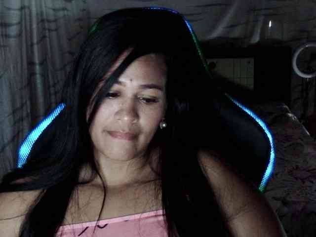 Letty33 webcam