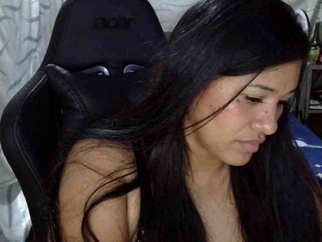 Letty33 webcam