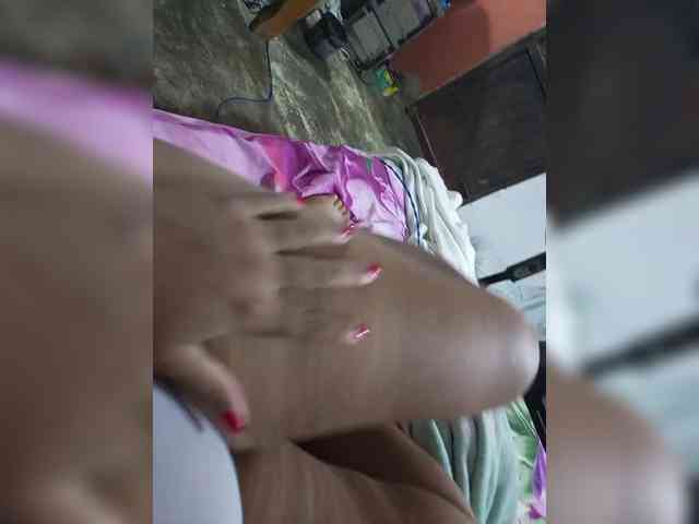Letty33 webcam