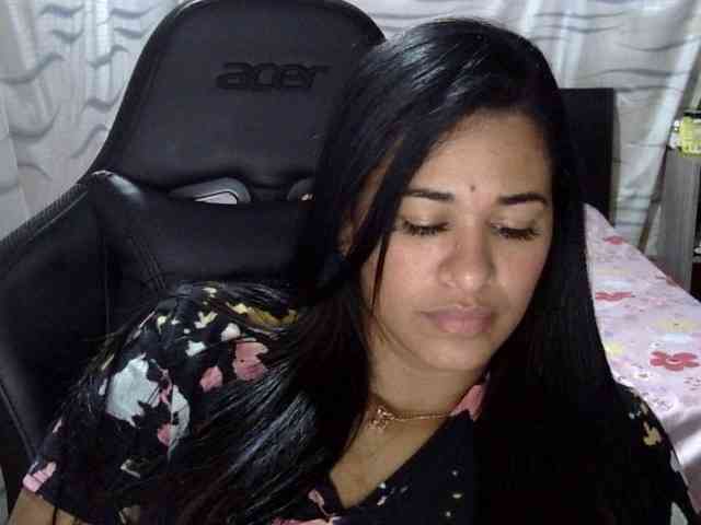 Letty33 webcam