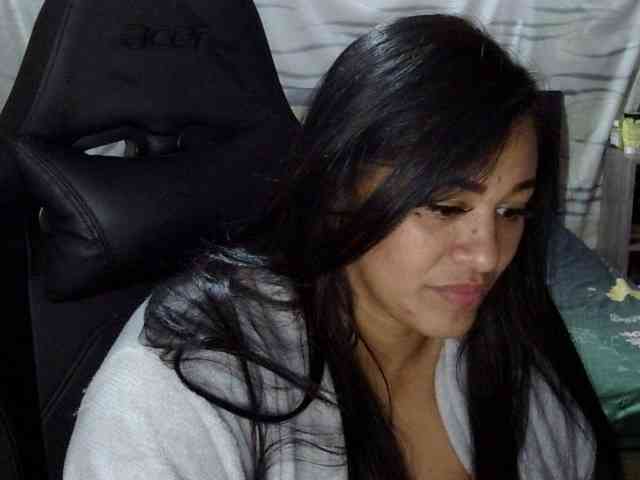 Letty33 webcam