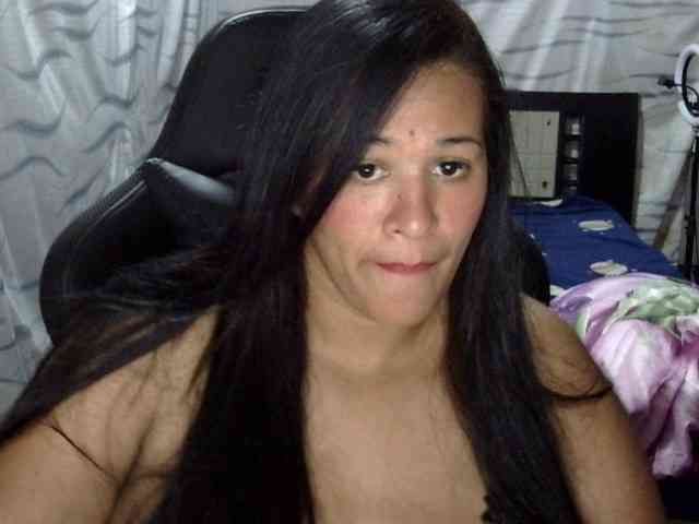 Letty33 webcam