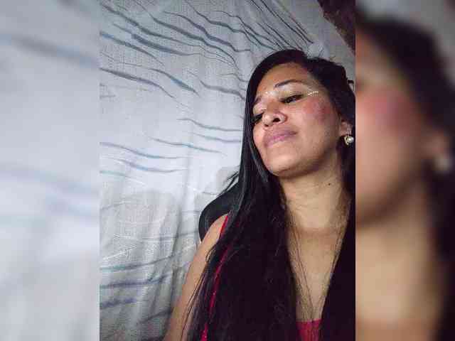 Letty33 webcam