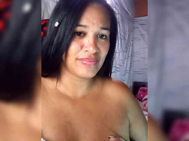 Letty33 webcam