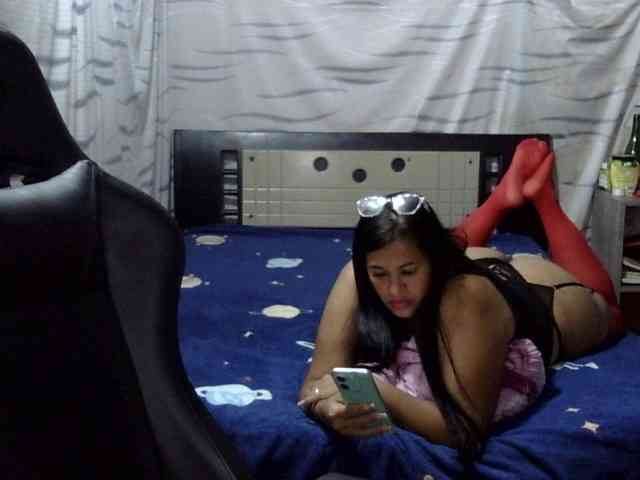 Letty33 webcam