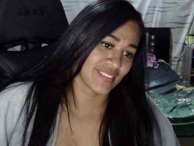 Letty33 webcam