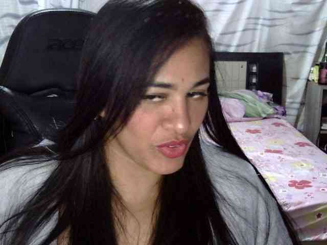Letty33 webcam