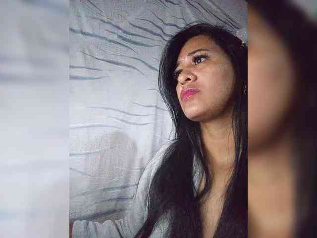 Letty33 webcam