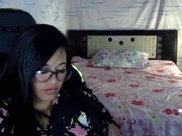 Letty33 webcam