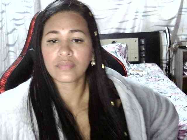 Letty33 webcam