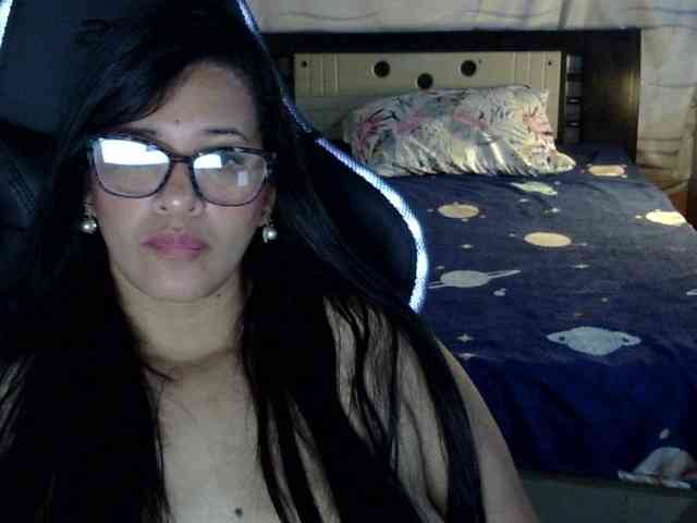 Letty33 webcam
