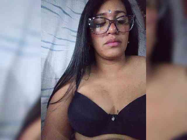 Letty33 webcam