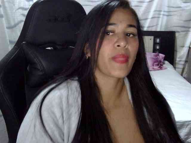 Letty33 webcam