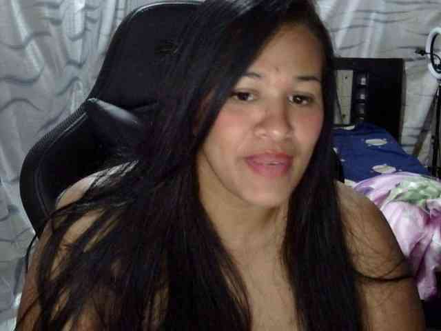 Letty33 webcam