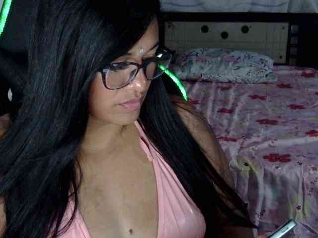 Letty33 webcam
