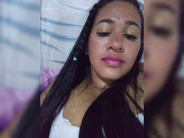Letty33 webcam